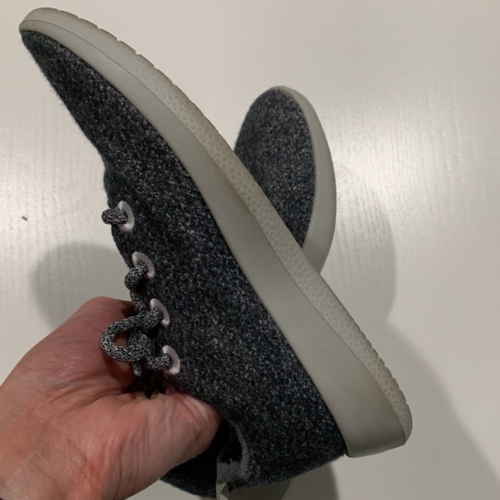 Good Condition | Allbirds Wool Runner | Women’s Size 7 | Heather Grey / Grey - Picture 4 of 7